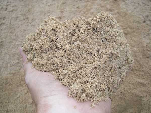 Одним из компонентов бетона является песок